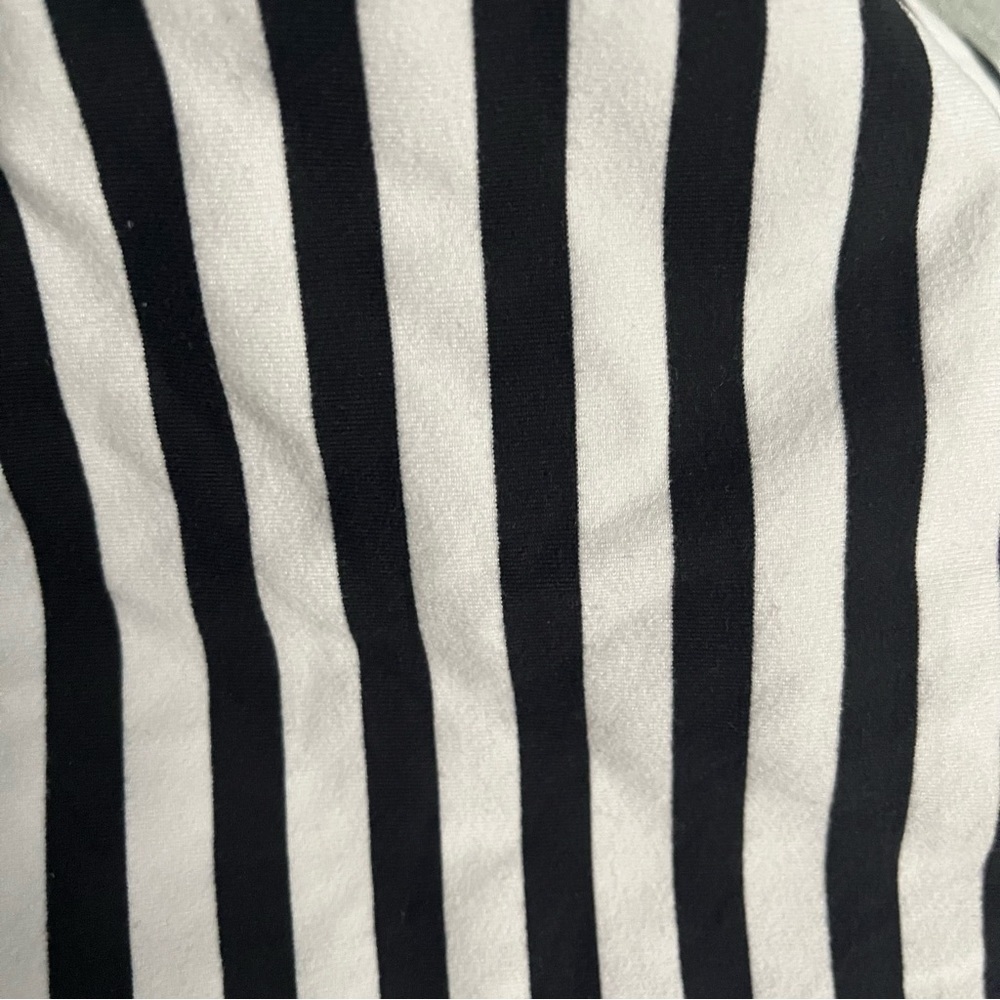 LULULEMON Black White Striped VINYASA SCARF Apex Stripe Zips Zipper - Picture 3 of 7